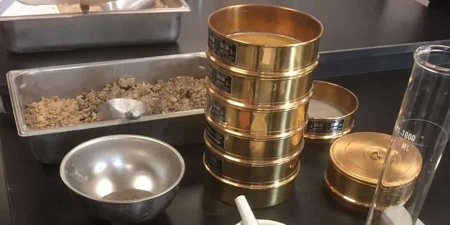 Análisis Granulométrico por Tamices e Hidrómetro en Calama